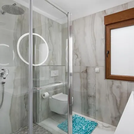 Malibu Eclipse - Luxury With Pool & Willa