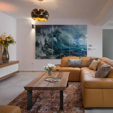 Vila Malibu Eclipse - Luxury With Pool & Vir