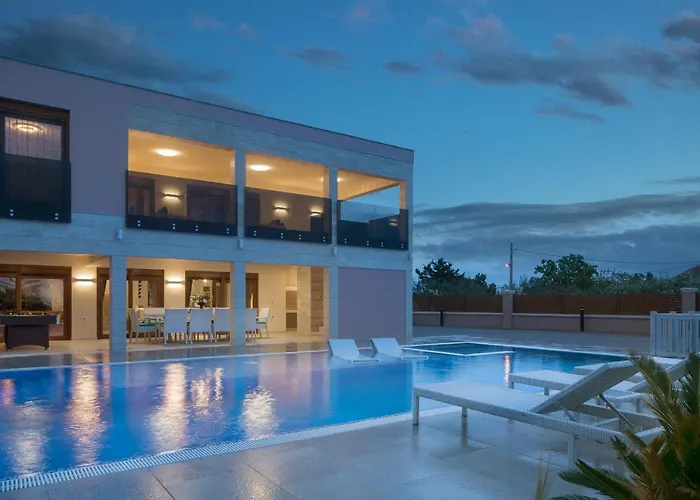 Malibu Eclipse - Luxury With Pool & *