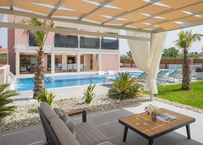 Malibu Eclipse - Luxury With Pool & Vila Vir