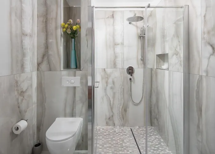 Malibu Eclipse - Luxury With Pool & Vila