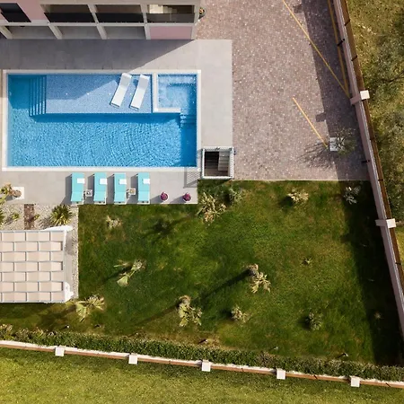 Malibu Eclipse - Luxury With Pool & 비르