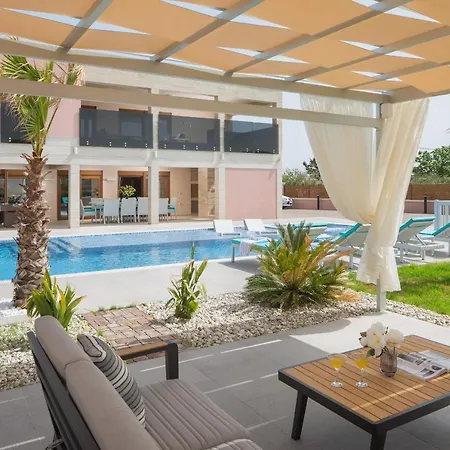 Malibu Eclipse Villa Vir