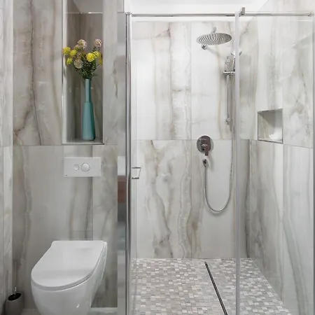 Malibu Eclipse - Luxury With Pool & Villa