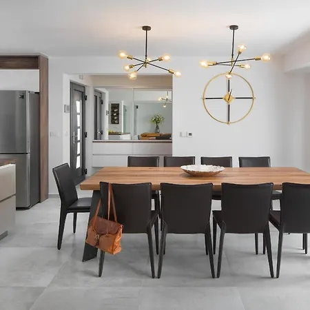 Malibu Eclipse - Luxury With Pool & Villa Vir