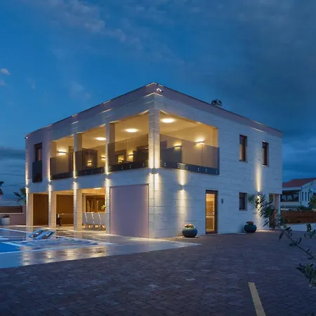 Malibu Eclipse Villa *