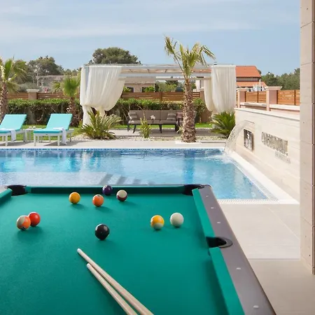 Malibu Eclipse - Luxury With Pool &