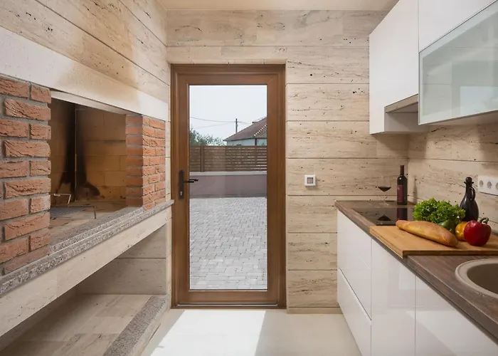 Villa Malibu Eclipse - Luxury With Pool & Vir