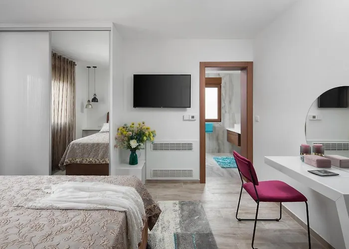 Malibu Eclipse - Luxury With Pool & Villa Vir