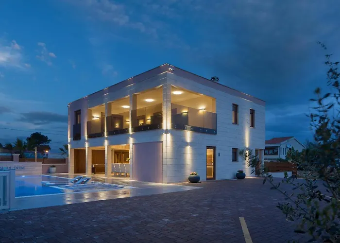 Malibu Eclipse - Luxury With Pool & Villa *